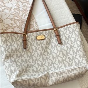 michael kors tote bag